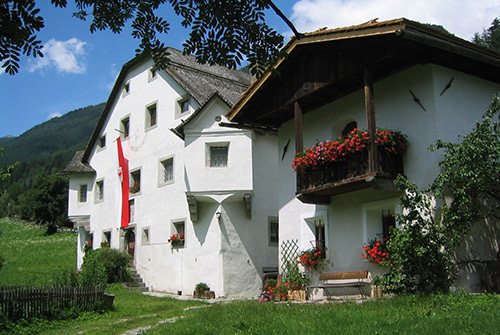 Haus mit Fahne